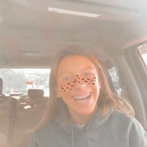 Meet your Posher, Lauren